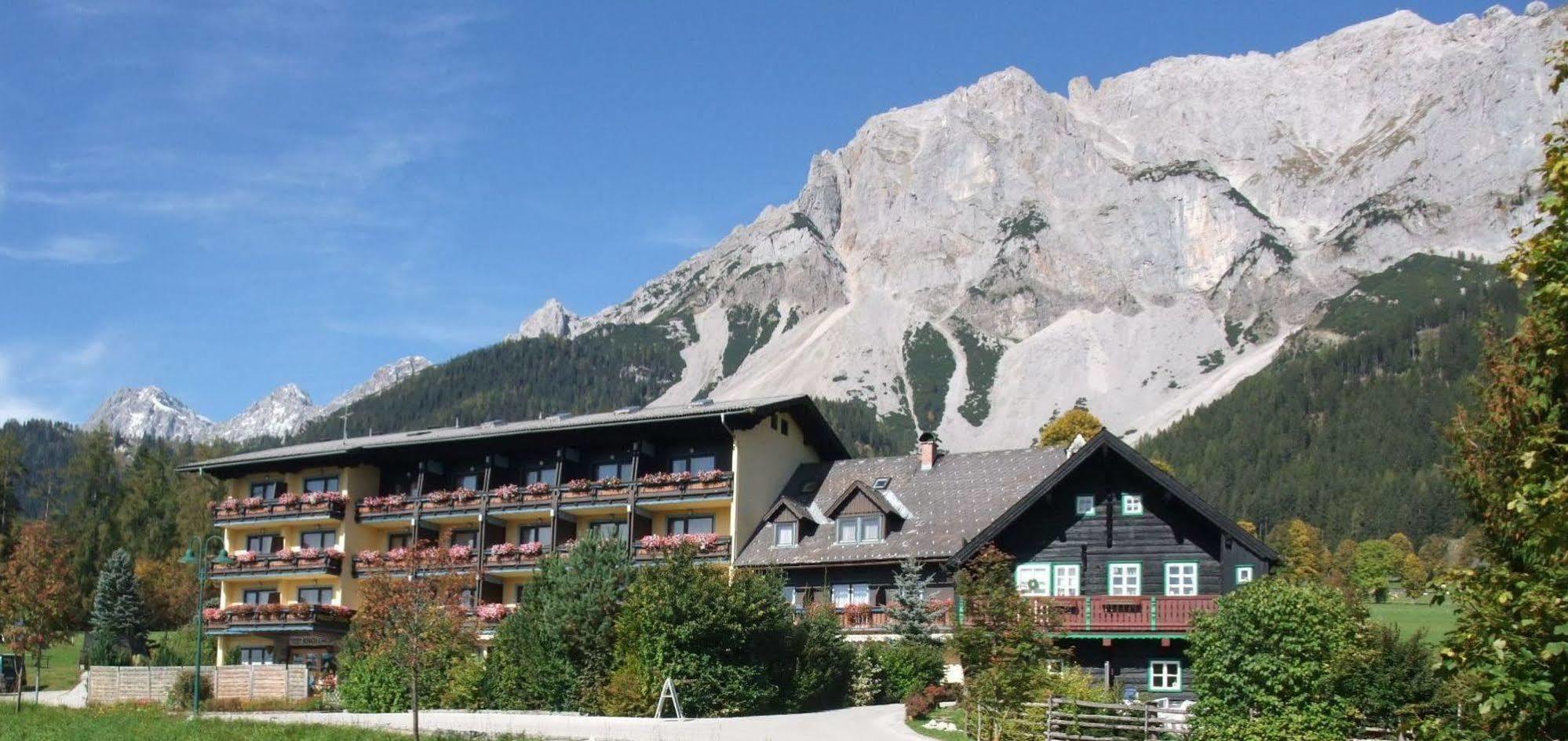 Ferienhotel Knollhof Ramsau am Dachstein Exterior photo
