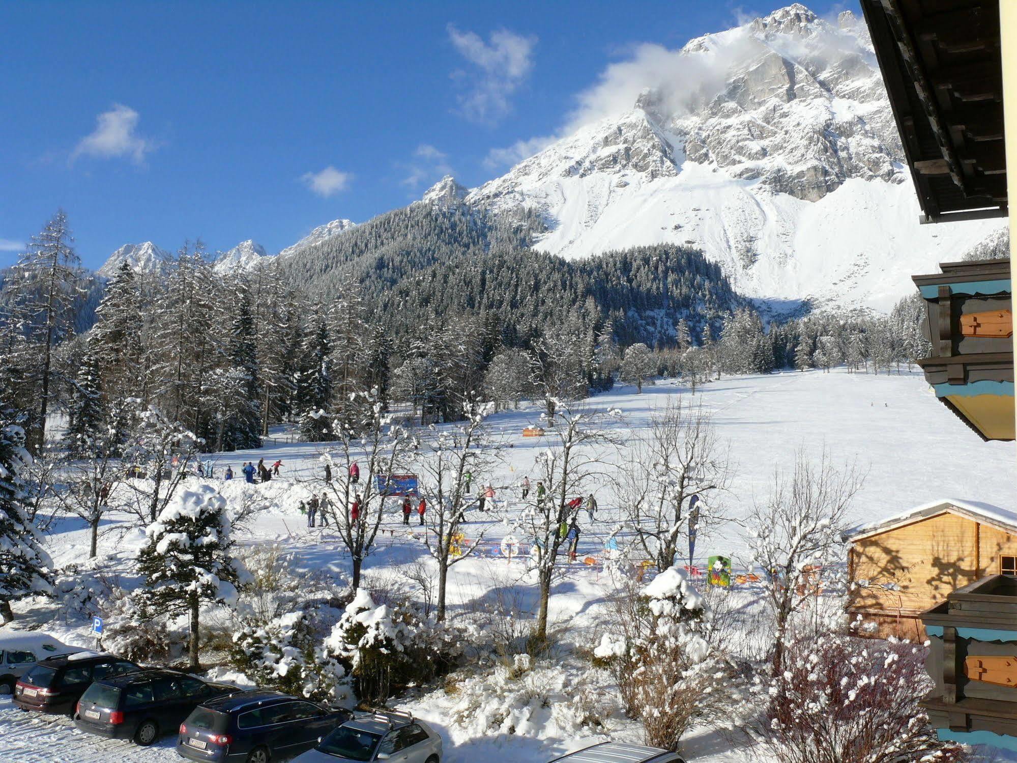 Ferienhotel Knollhof Ramsau am Dachstein Exterior photo